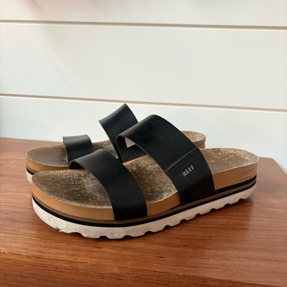 REEF Women's Cushion Vista Hi Platform Sandals Black  Vegan Leather Size 8 Comfy - Picture 2 of 6